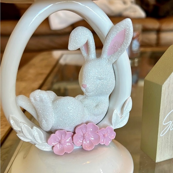 Bath & Body Works Napping Bunny 3 wick Pedestal Candle Holder - Picture 2 of 7